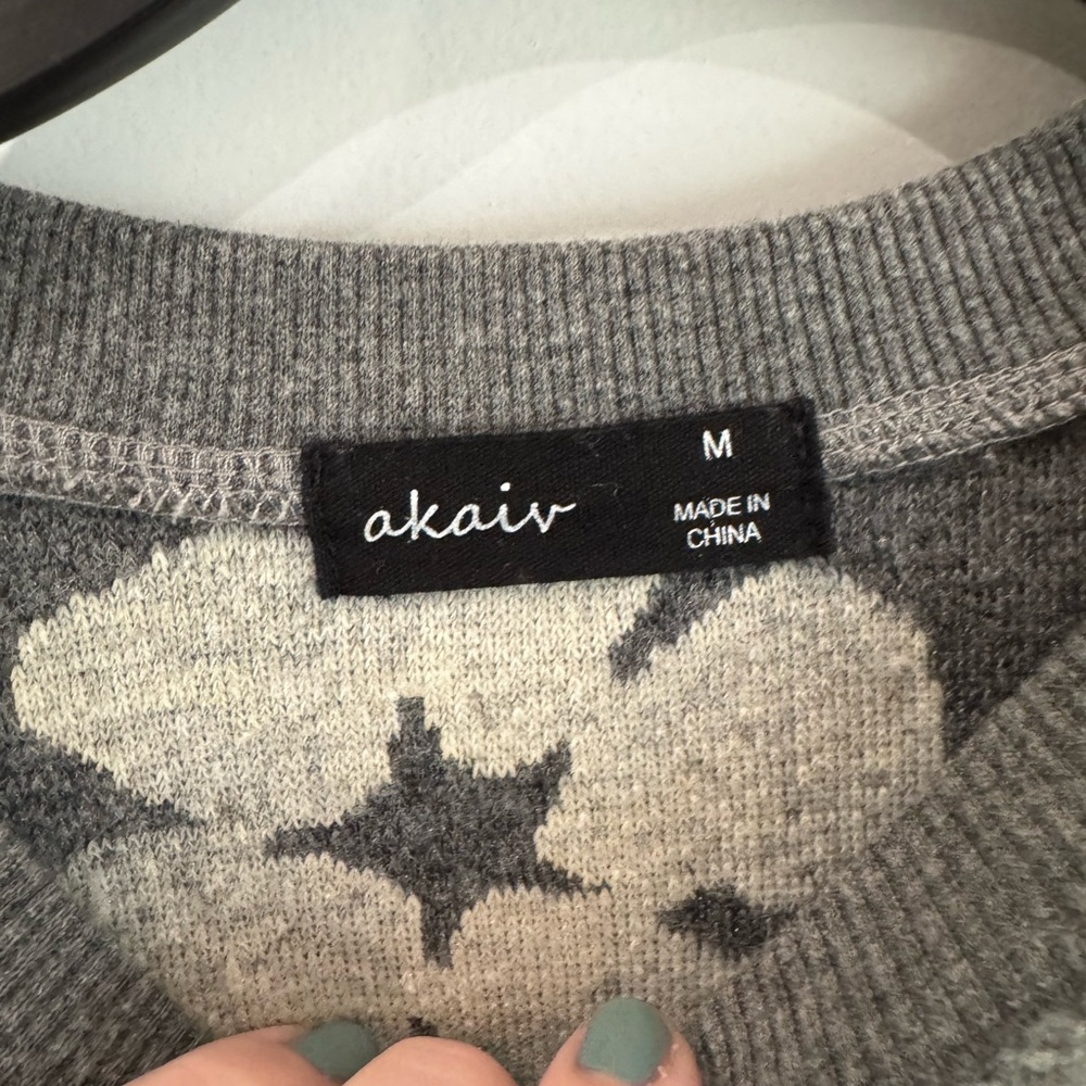 Akair Sweater - Picture 2 of 3